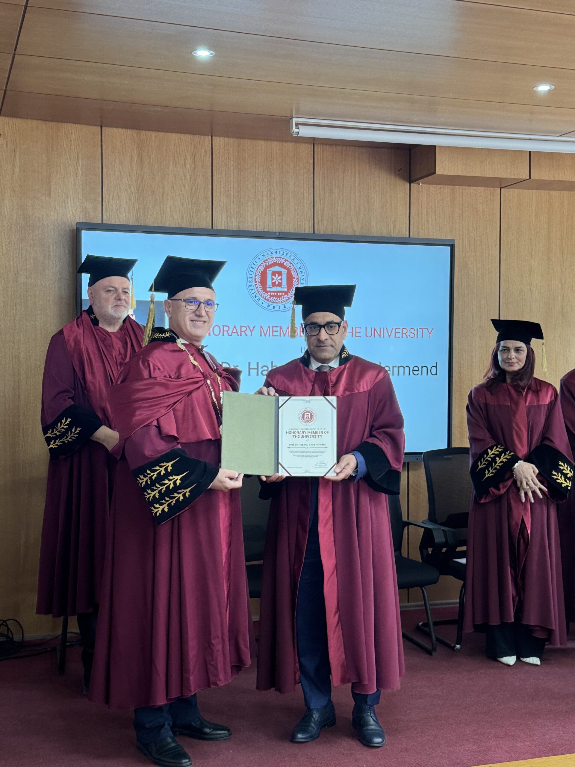 Prof. Kesra Nermend uhonorowany tytułem „Honorary Member of the University”